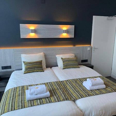 Hotel & Appartementen Royal Sas van Gent エクステリア 写真