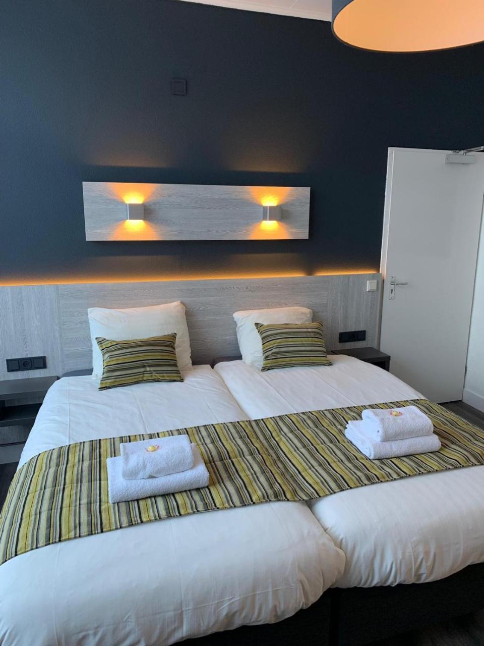 Hotel & Appartementen Royal Sas van Gent エクステリア 写真